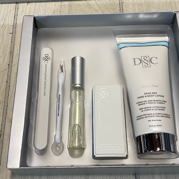 Complete Nail Kit Treatment - Picture 3 of 3